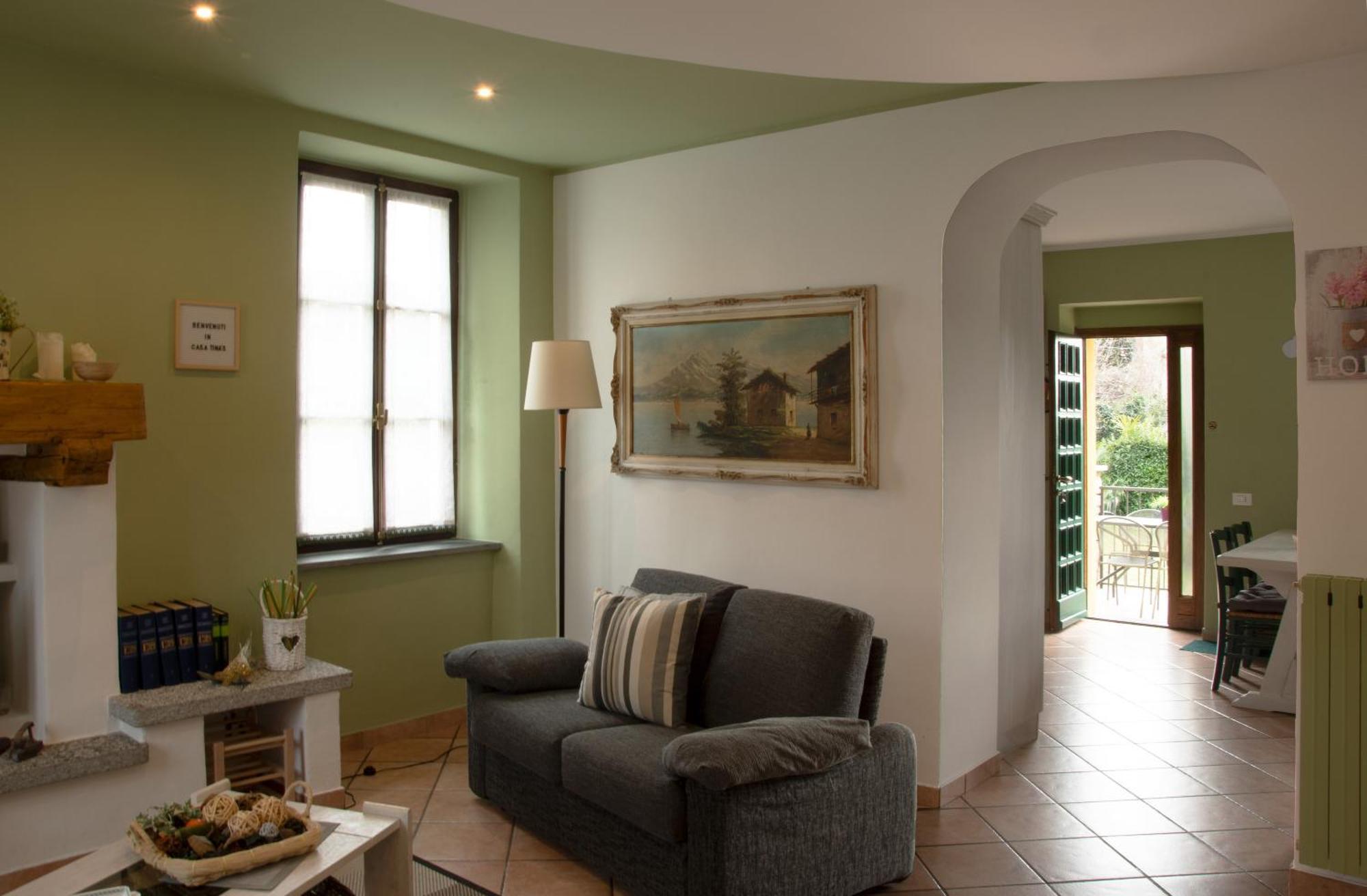 Tinas Yellow Home Leggiuno Exterior photo